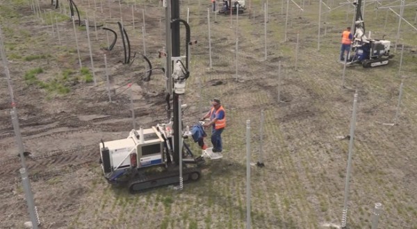 Construction par Krinner de la centrale photovoltaïque de Cestas, la plus puissante centrale solaire d'Europe